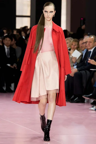 Look 27